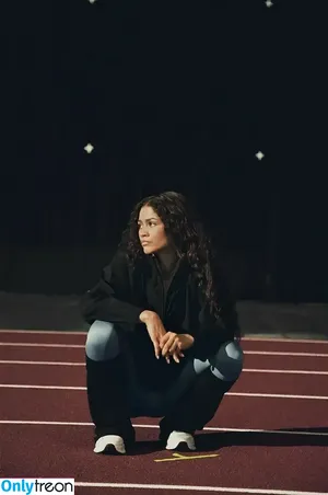 Zendaya nude photo #2699