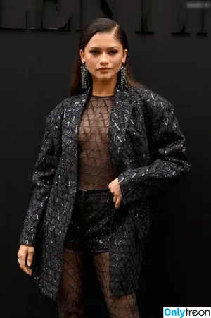 Zendaya nude photo #2749