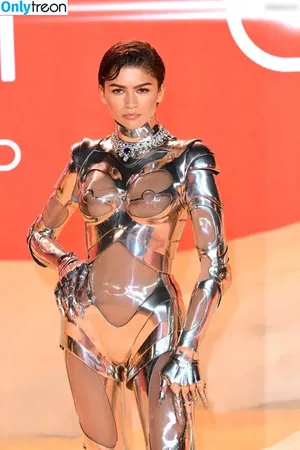 Zendaya nude photo #2771
