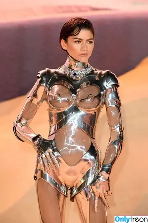 Zendaya nude photo #2788