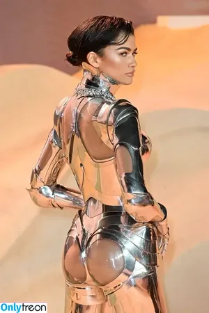 Zendaya nude photo #2789