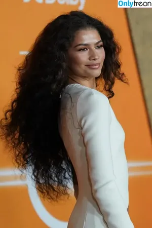 Zendaya nude photo #2797