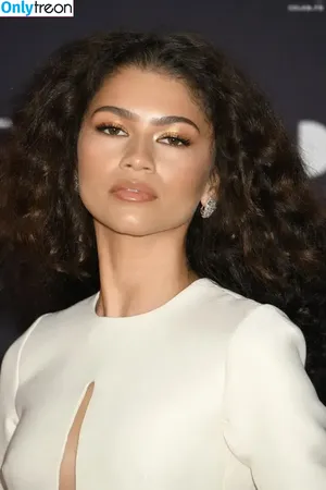 Zendaya nude photo #2804
