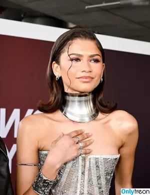 Zendaya nude photo #2827