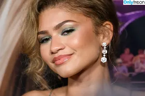 Zendaya nude photo #2837