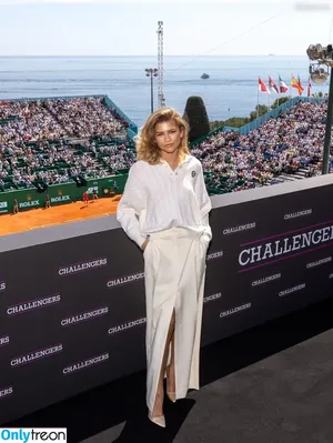 Zendaya nude photo #2897