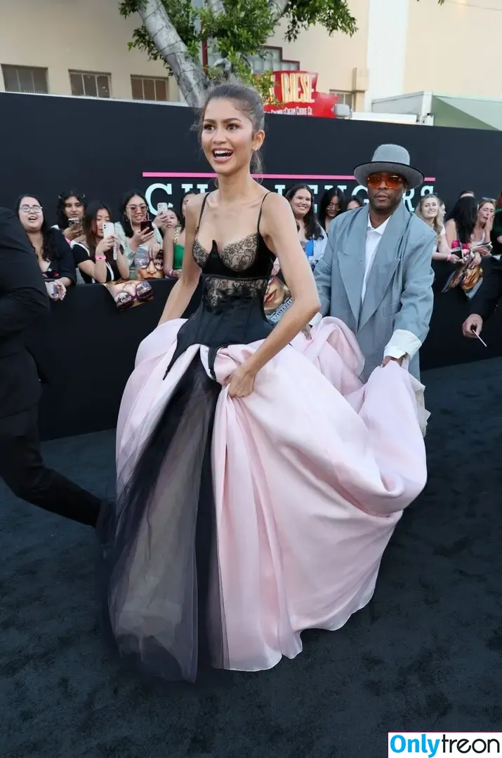 Zendaya nude photo #2023 (Zendaya)