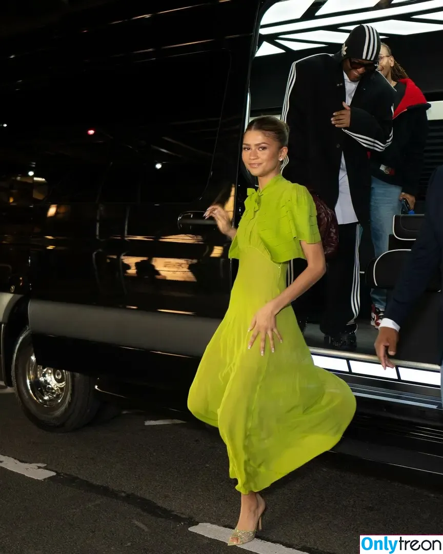 Zendaya nude photo #2169 (Zendaya)