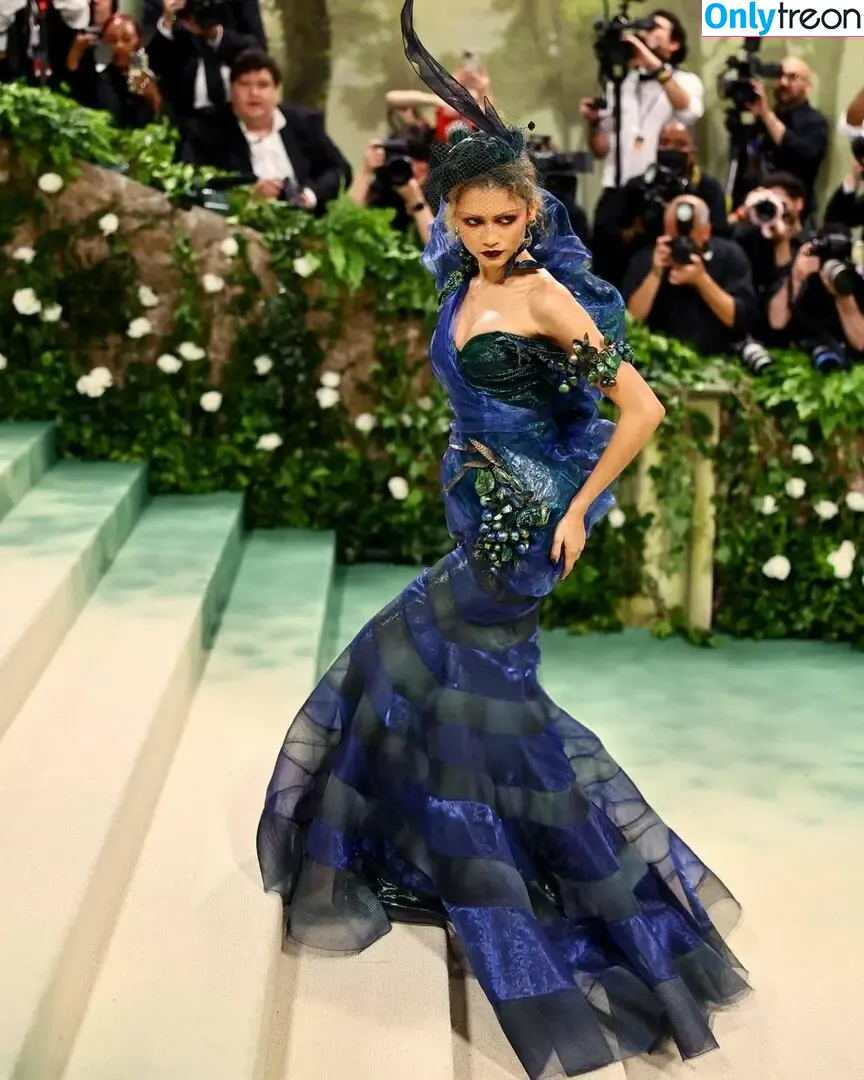 Zendaya nude photo #2259 (Zendaya)