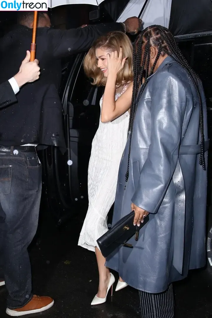 Zendaya nude photo #2289 (Zendaya)