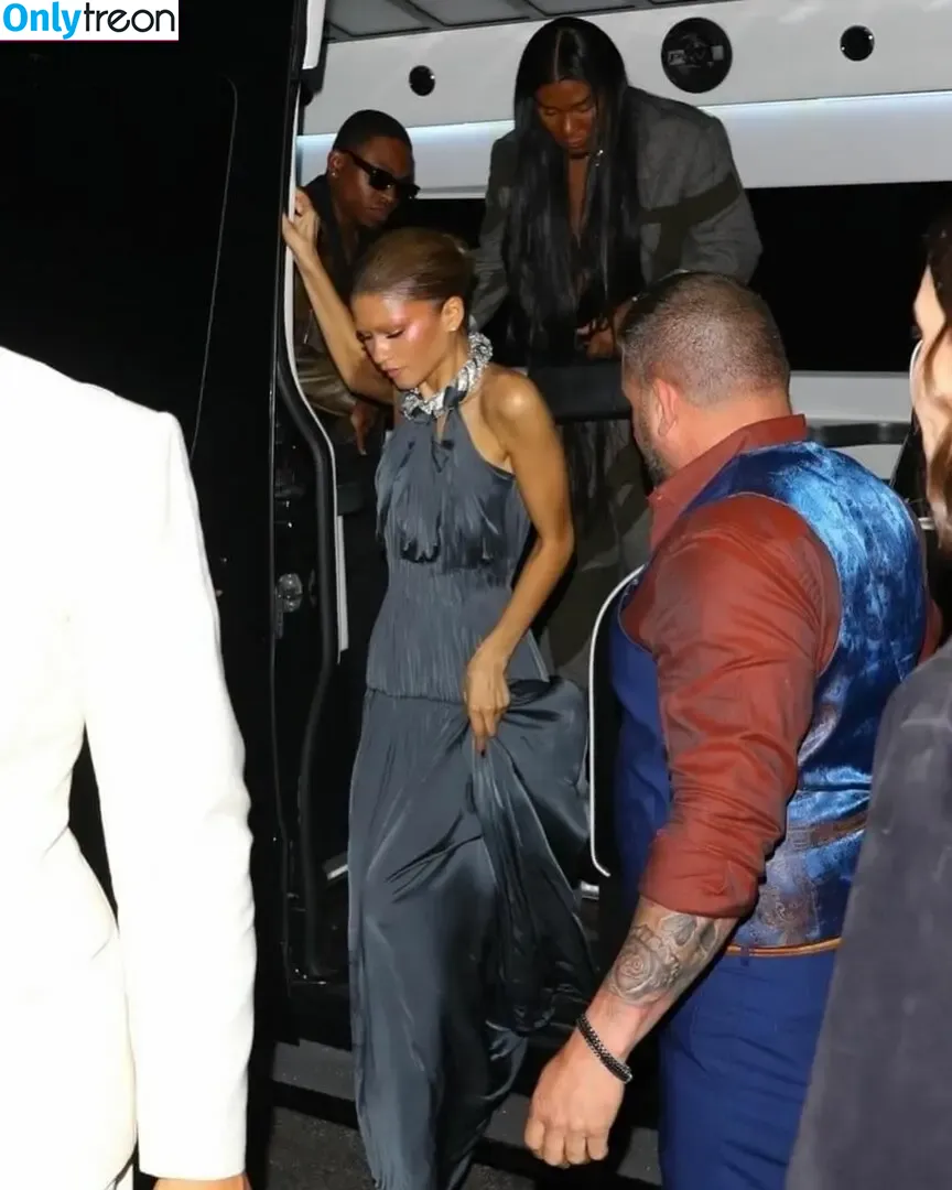 Zendaya nude photo #2331 (Zendaya)