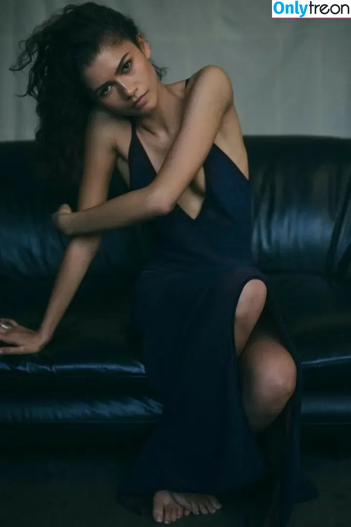 Zendaya nude photo #2340 (Zendaya)