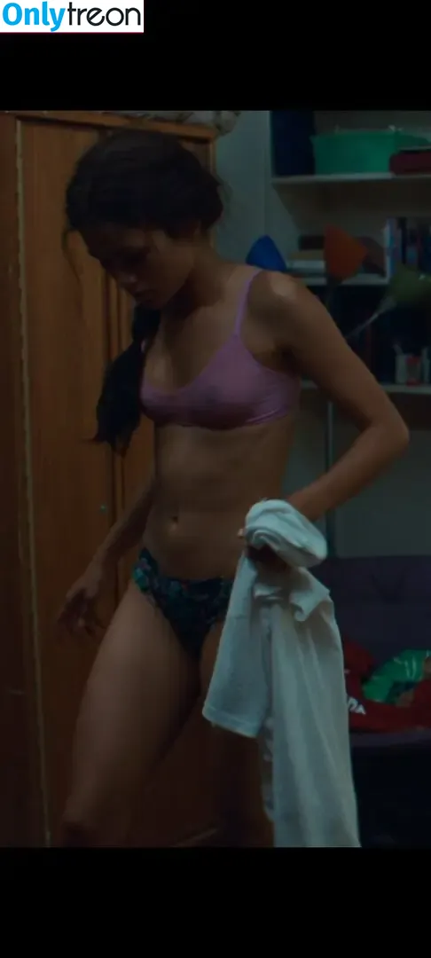 Zendaya nude photo #2425 (Zendaya)