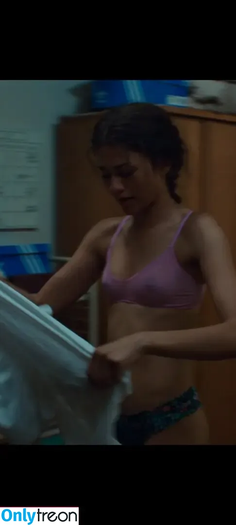 Zendaya nude photo #2431 (Zendaya)