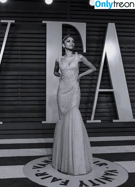 Zendaya nude photo #2508 (Zendaya)