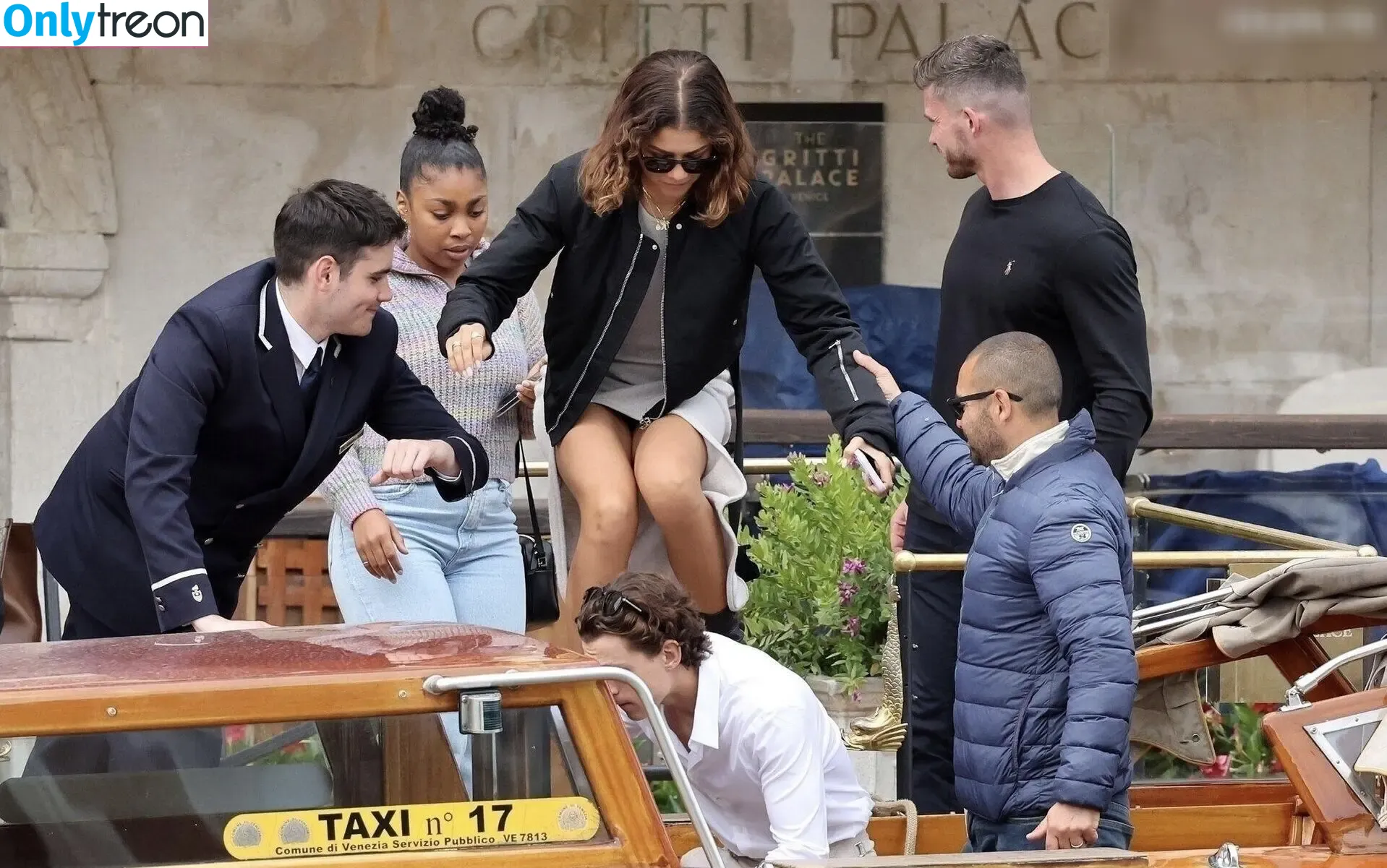 Zendaya nude photo #2554 (Zendaya)