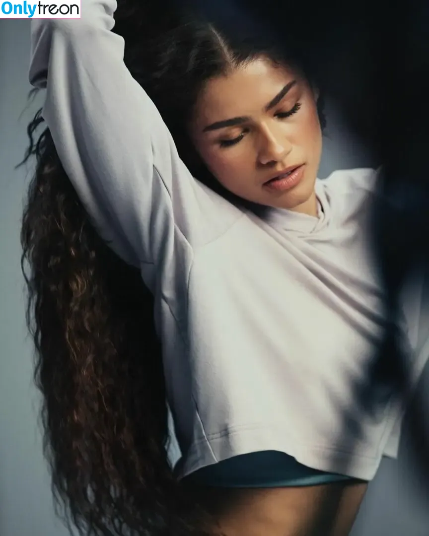 Zendaya nude photo #2721 (Zendaya)