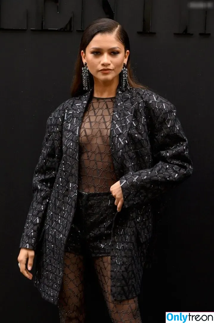 Zendaya nude photo #2749 (Zendaya)