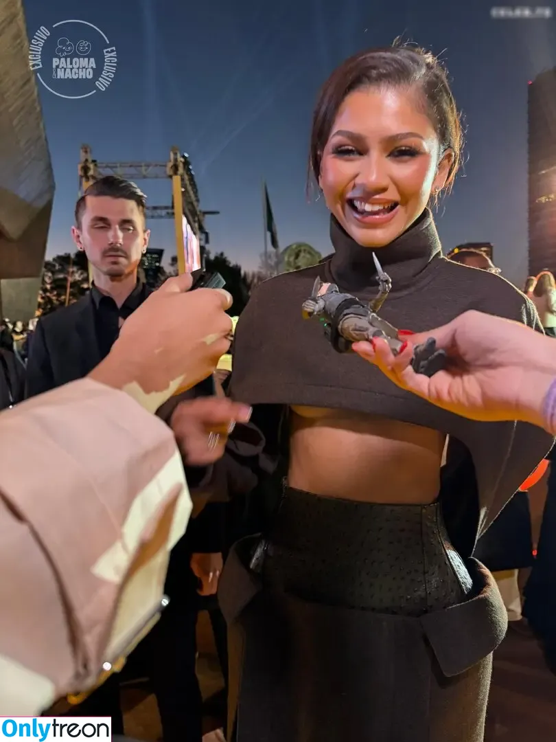 Zendaya nude photo #2768 (Zendaya)