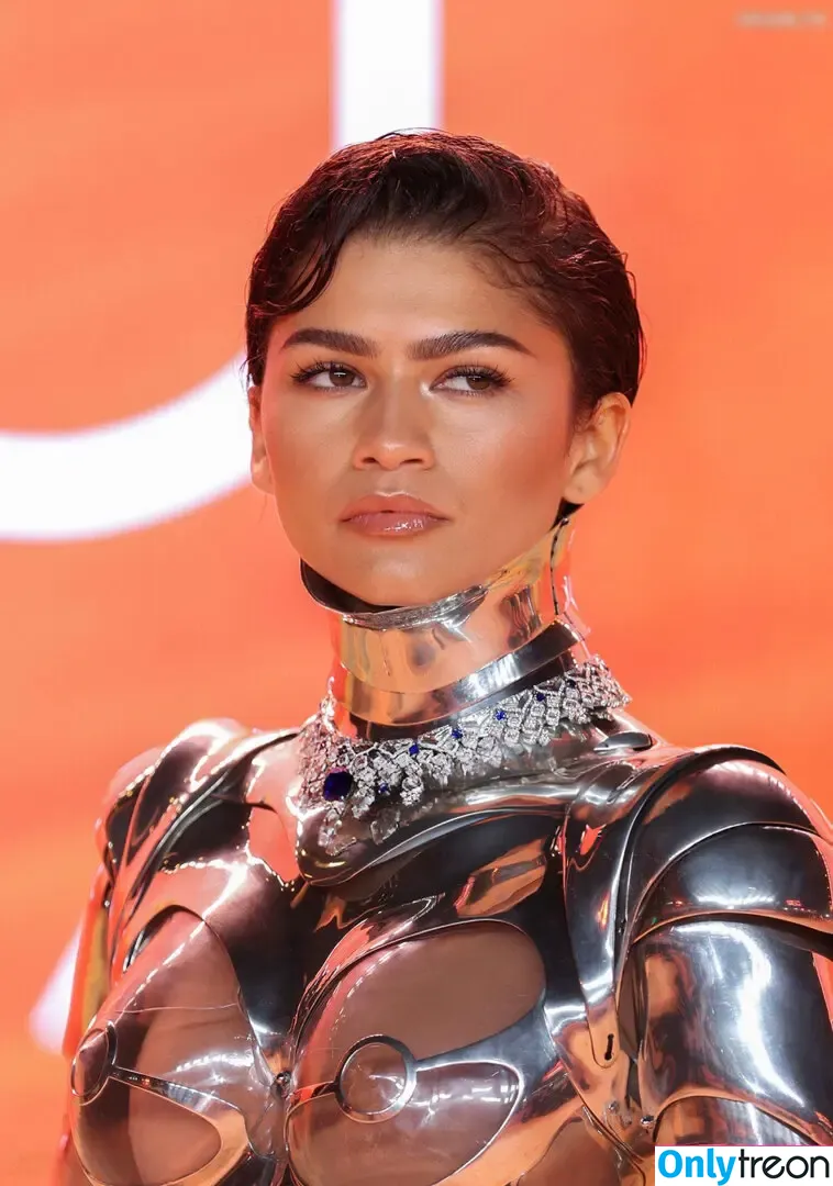 Zendaya nude photo #2772 (Zendaya)