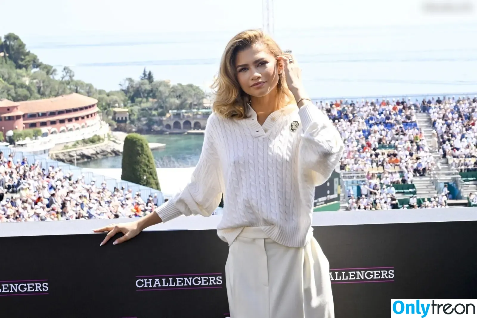 Zendaya nude photo #2898 (Zendaya)