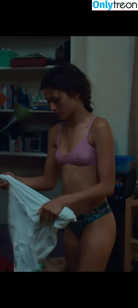 Zendaya nude photo #2983 (Zendaya)
