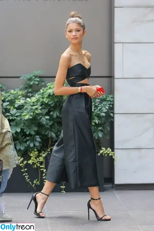 Zendaya nude photo #3026