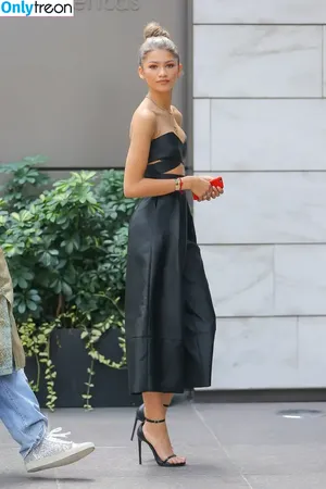 Zendaya nude photo #3034