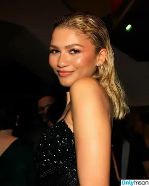 Zendaya nude photo #3082