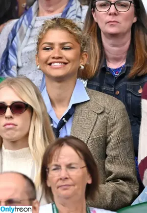 Zendaya nude photo #3096
