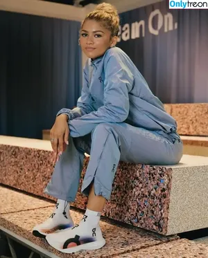 Zendaya nude photo #3101