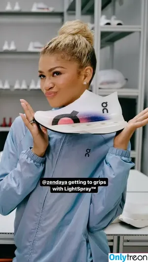 Zendaya nude photo #3102