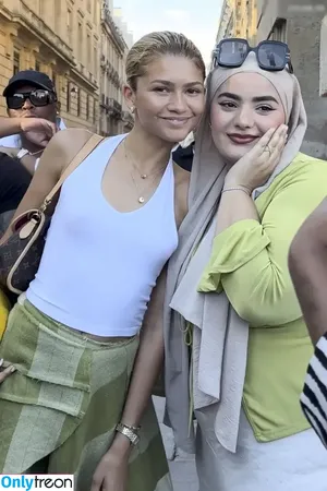 Zendaya nude photo #3104
