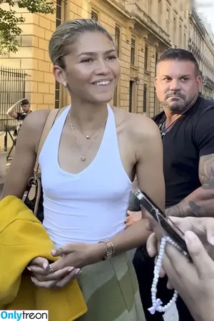 Zendaya nude photo #3106