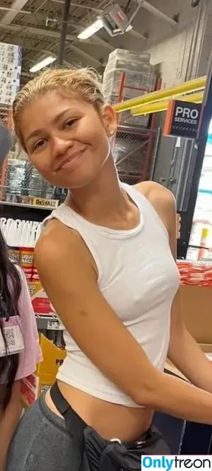 Zendaya nude photo #3113