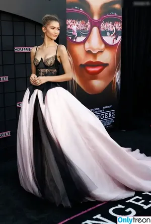 Zendaya nude photo #3121