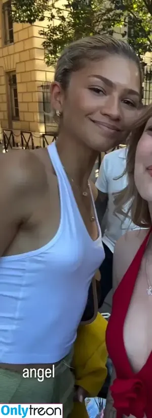Zendaya nude photo #3127