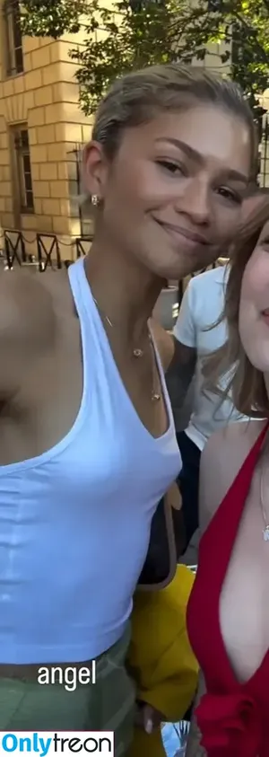 Zendaya nude photo #3129
