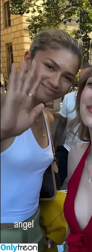 Zendaya nude photo #3130