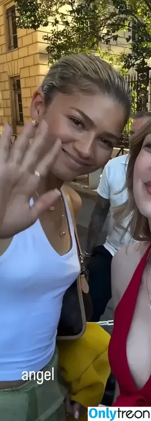 Zendaya nude photo #3131