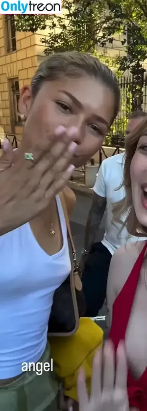 Zendaya nude photo #3132