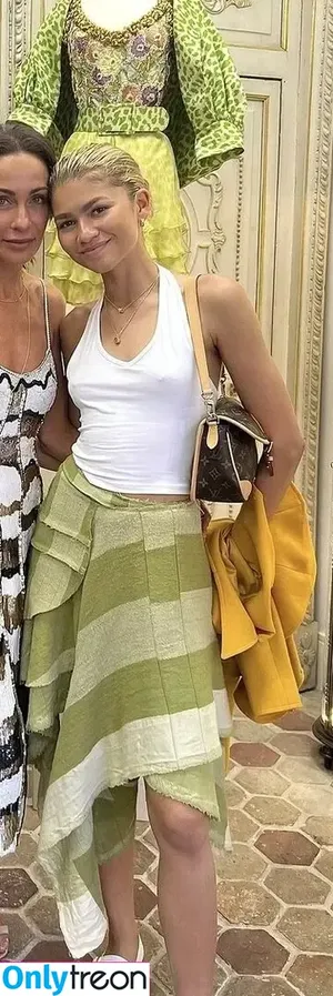 Zendaya nude photo #3133
