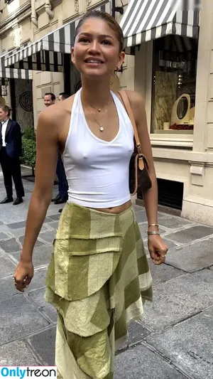 Zendaya nude photo #3143