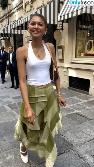 Zendaya nude photo #3144