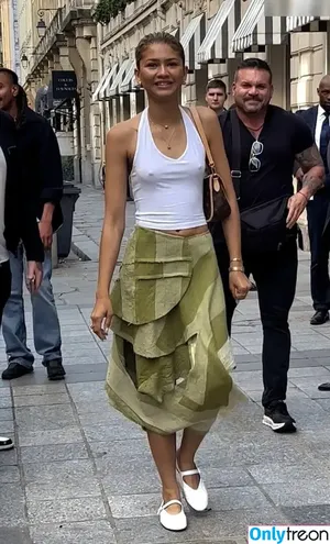 Zendaya nude photo #3145