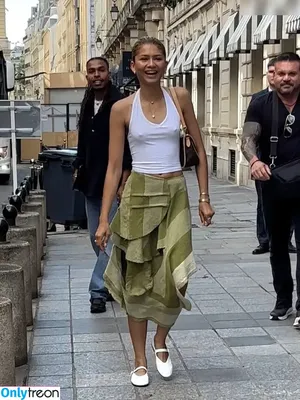 Zendaya nude photo #3146