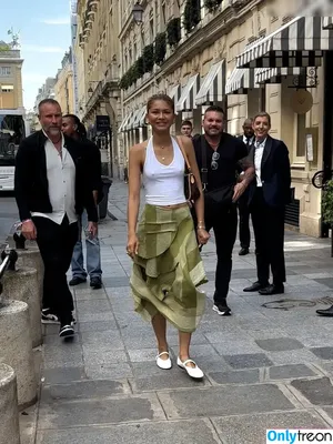 Zendaya nude photo #3148