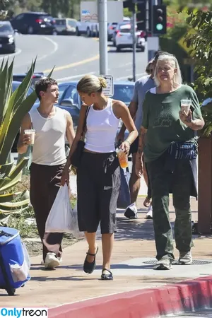 Zendaya nude photo #3206