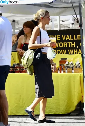 Zendaya nude photo #3222