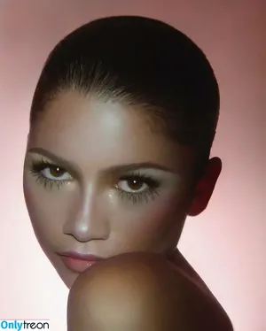 Zendaya nude photo #3240